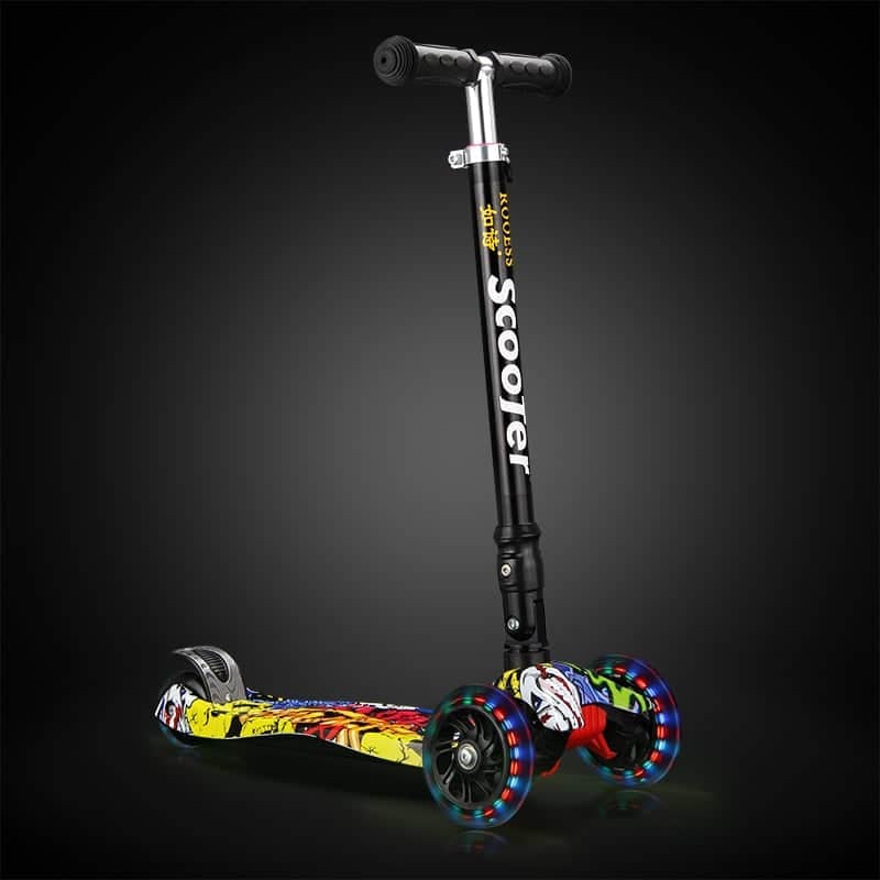 Trotineta Cu 3 Roti Pentru Copii Graffiti Scooter Maxi Cu Leduri